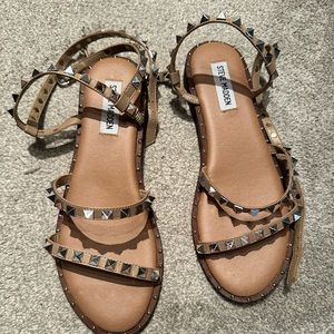 NWOT Steve Madden wrap around ankle stud sandals 7.5